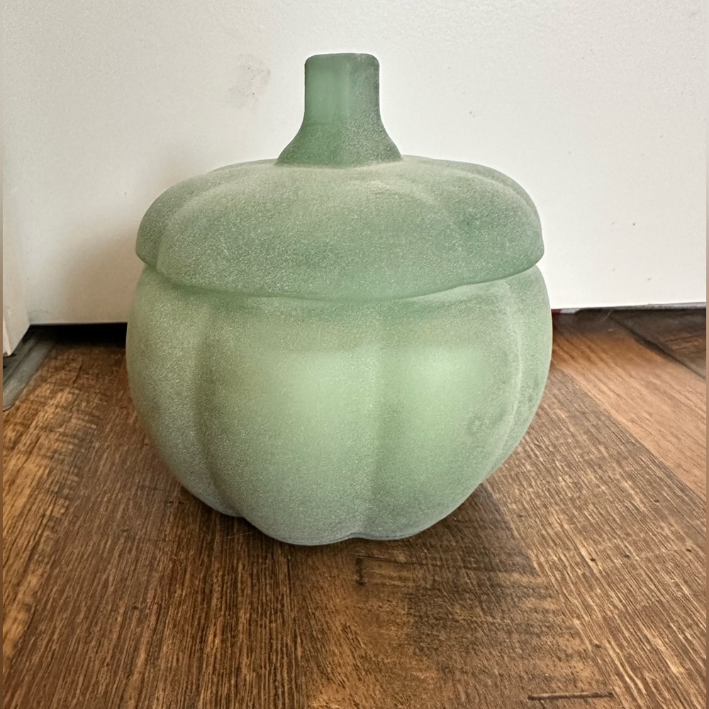 NWOT* Green Frosted Glass Pumpkin Candle ‘Into The Cedarwood’